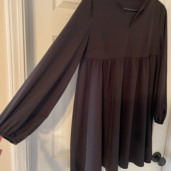 Black dress - Picture 3 of 5